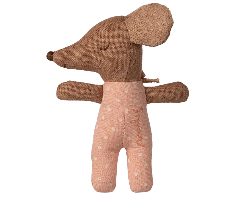 Maileg Brun Baby Mus i Ask Flicka - Gul Blommig Bäddning - Maileg A/W -25