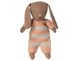 Maileg Micro Kanin med Magneter i Händerna - Bunny i Randig Stickad Dräkt - Maileg A/W-25