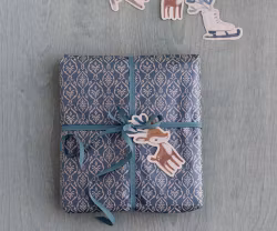 Maileg Bomullsband 25 m - Ultra Blue Klar Blått Band På Pappersrulle