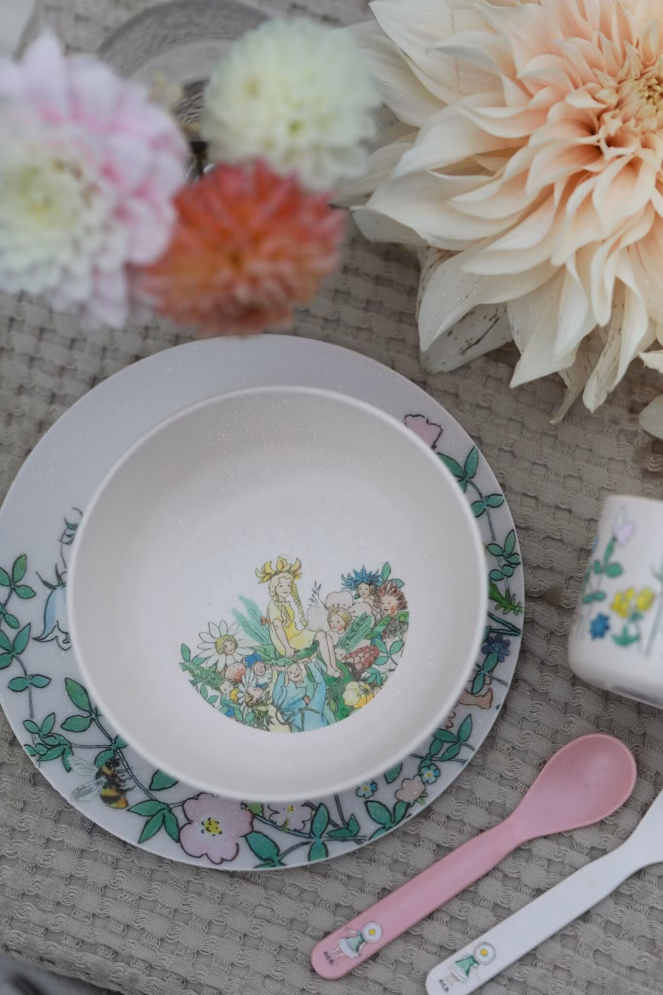 Elsa Beskow Skedar Blomsterfesten - Set om 2 Rätt Start Blommor Rosa Vit Barnsked