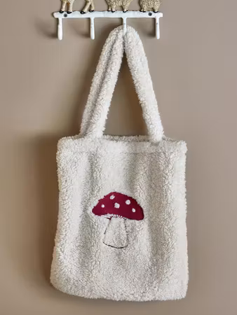 Bloomingville Vit Teddy Väska med Röd Flugsvamp - Mushroom Bag Tygpåse Leksaksförvaring Dekoration till Barnrummet