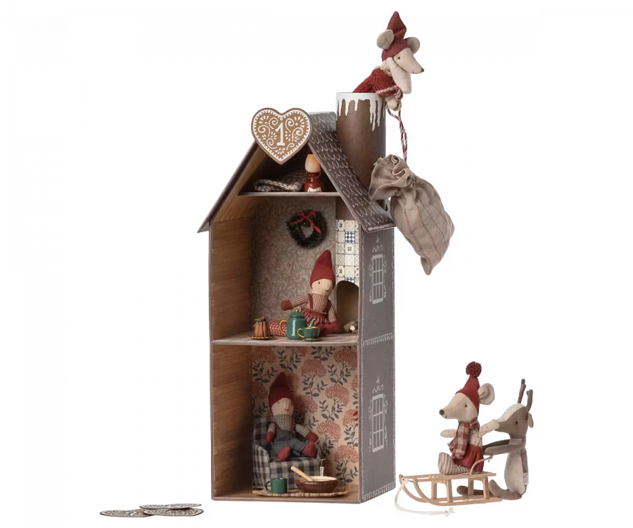 Maileg Pepparkakshus i 2 våningar med Kamin och Siffror Till Adventskalender