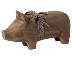 Maileg Gris Ljusstake i Trä Medium - Natur med Röd Rosett Runt Magen