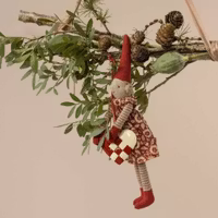 Maileg Pixy Tomte med Magneter Storlek 1 Flicka med Röd Blommig Klänning och Luva