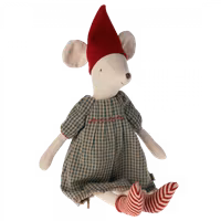 Maileg Julmus Medium Flicka med Grönrutig Klänning och Röd Luva