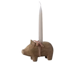 Maileg Gris Ljusstake i Trä Liten - Natur med Röd Rosett Runt Magen