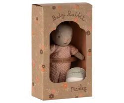 Maileg Micro Kanin med Magneter i Händerna - Rosa Rabbit med Boll - Maileg A/W -25