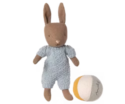 Maileg Micro Kanin med Magneter i Händerna - Blå Rabbit med Boll - Maileg A/W -25