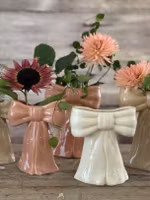 Vas i Stengods Rosett Vit - Mitt & Ditt S/S-26 Kruka Happy Bow L