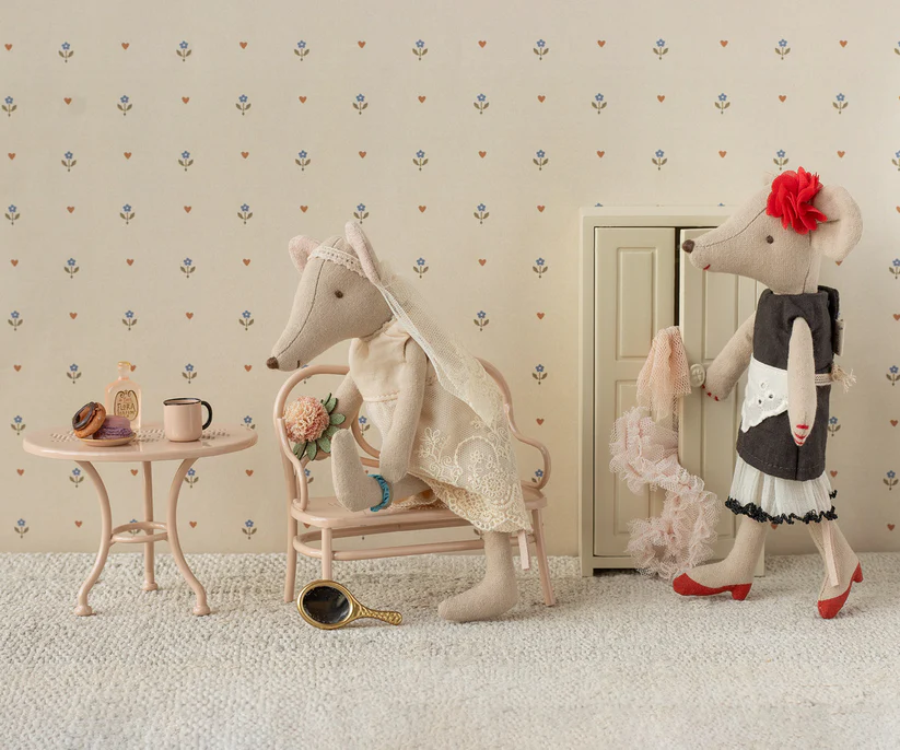 Maileg Mamma Mus Skönhetsexpert Med Klackskor och Nagellack - Maileg S/S-26