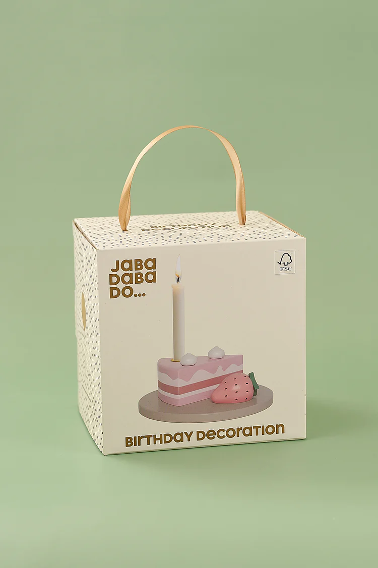 Ljusstake Rosa Tårtbit Födelsedagståg - Jabadabado Dekoration Födelsedag i Trä Jordgubbstårta