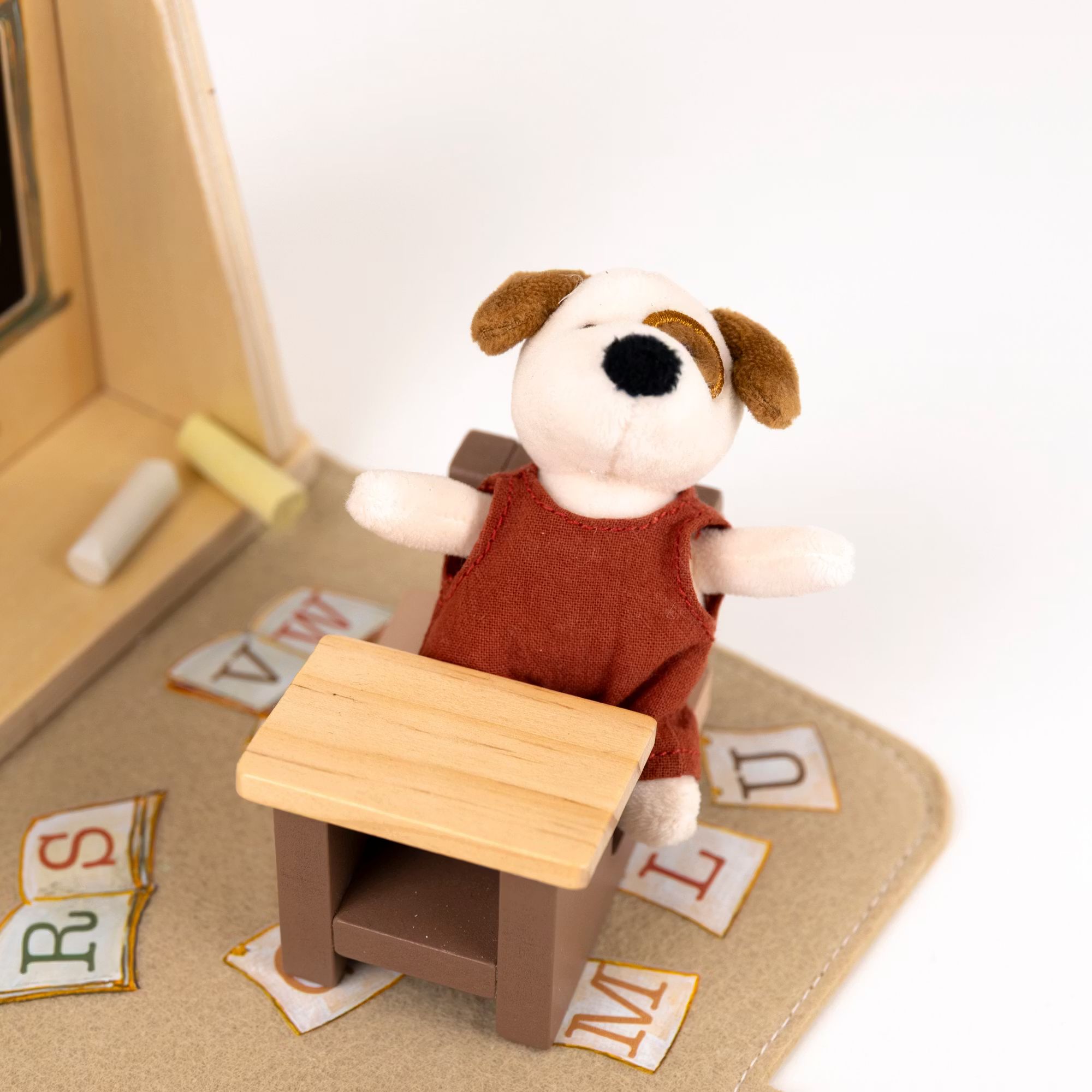 Dockhus Skola - Miniatyrvärld Lekset med Hund