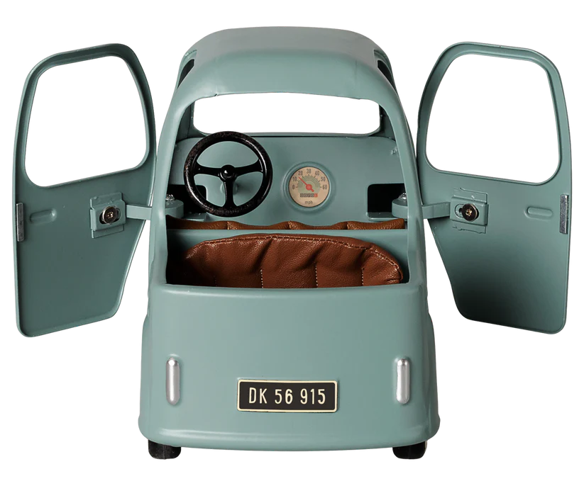 KOMMER I NOVEMBER Maileg Familjebil Med 4 Säten till Möss - Truck Mouse Stor Bil - Maileg A/W-26
