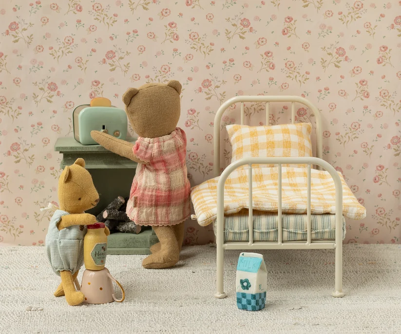Maileg Säng Vintage med Täcke och Kudde Rutigt Gul - Teddy Junior