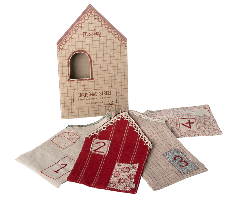 Maileg Adventskalender i Tyg 1-4 - Christmas Street Hus