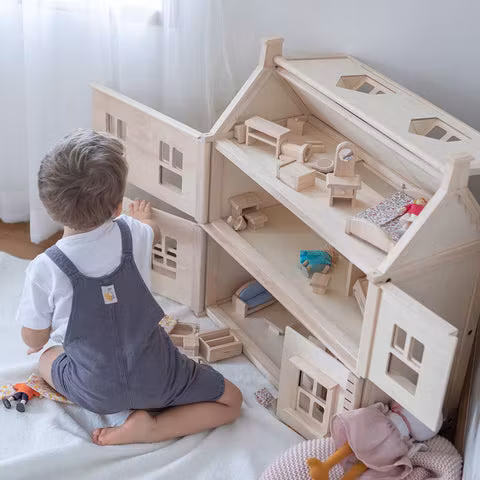 Dockhus i Trä - Plan Toys Viktorianskt Dockskåp Obehandlat Trä