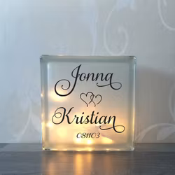 Glasblock Namn med hjärtan & datum alt 1