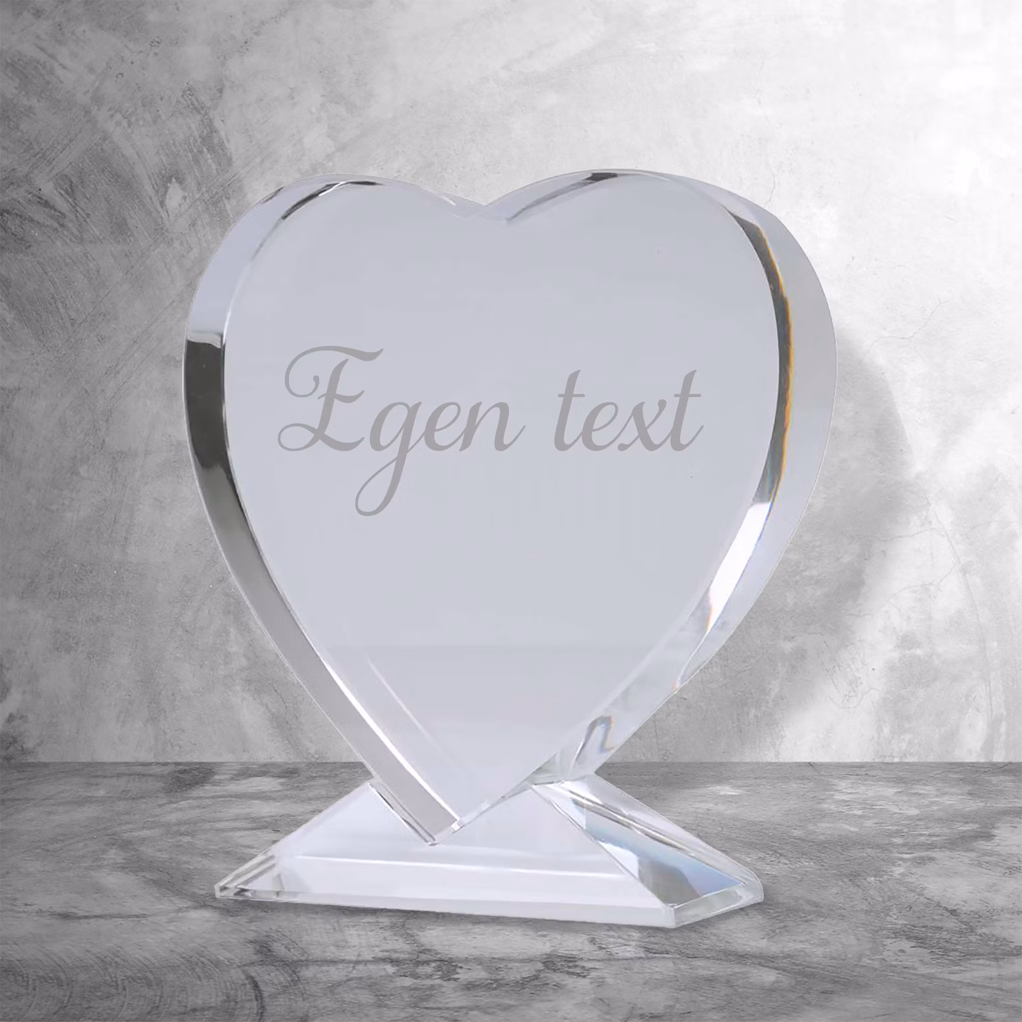 Glashjärta med egen gravyr – personlig present