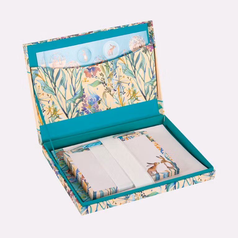Kissing Hares Writing Set