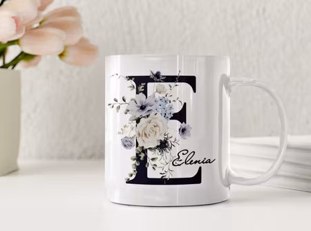 Personlig mugg med namn - Gråa blommor
