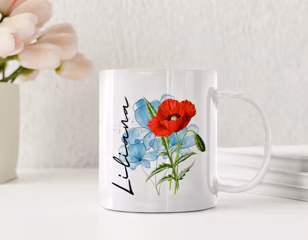 Personlig mugg med vallmo och namn – blommig presentmugg i keramik