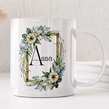 Personlig mugg med initial och namn i blommig ram