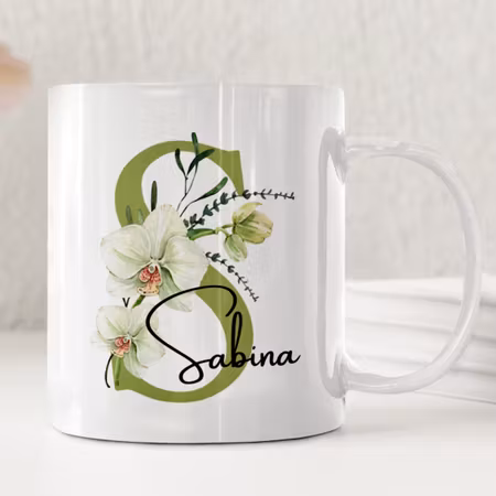 Personlig mugg med initial och orkidé – stilren monogram-present
