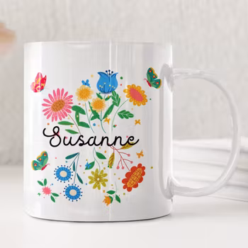 Personlig vårmugg med blommor och fjärilar – färgglad namnmugg