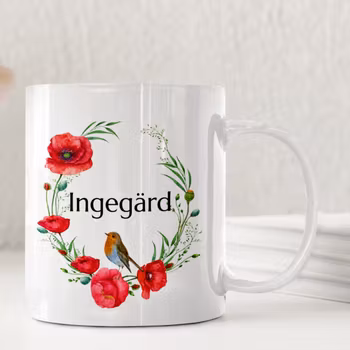 Personlig naturmugg med namn, vallmor och fågel – blommig presentmugg