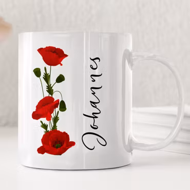 Personlig mugg med namn och röda vallmor – stilren blom-present