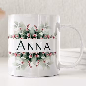 Personlig mugg med namn och rosor – elegant blom-mugg i pastell