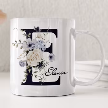 Personlig mugg med namn - Gråa blommor