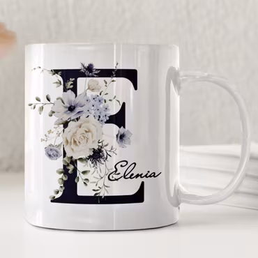 Personlig mugg med namn - Gråa blommor