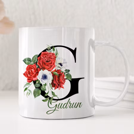 Personlig mugg med namn och röda rosor – tidlös och vacker presentmugg