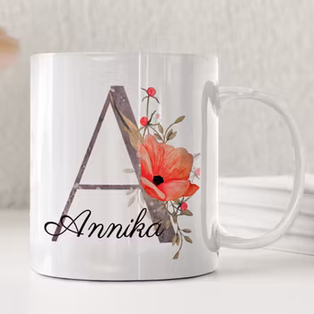 Personlig mugg med vallmo och namn – elegant present i vintage-stil