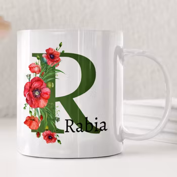 Personlig mugg med blomsterbokstav och namn – perfekt gåva till henne