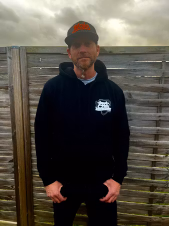 Beastly Hoodie - svart