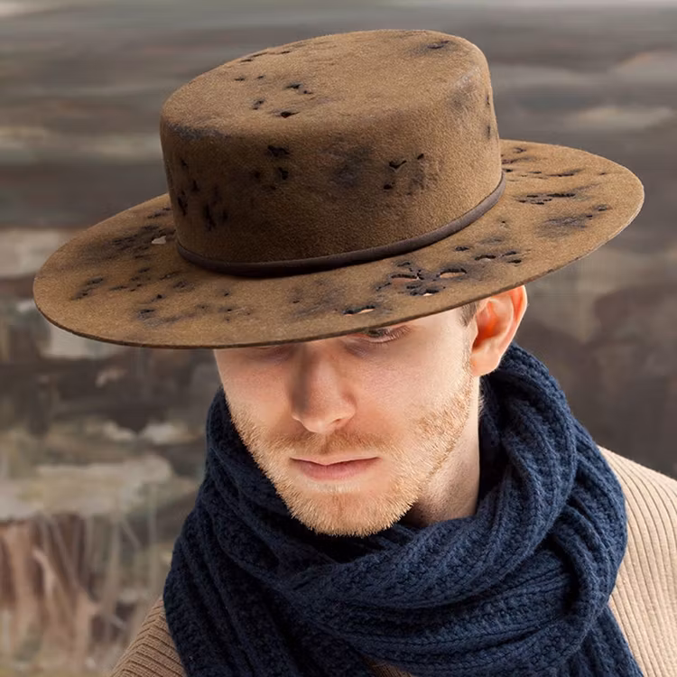 Spansk hatt med hål