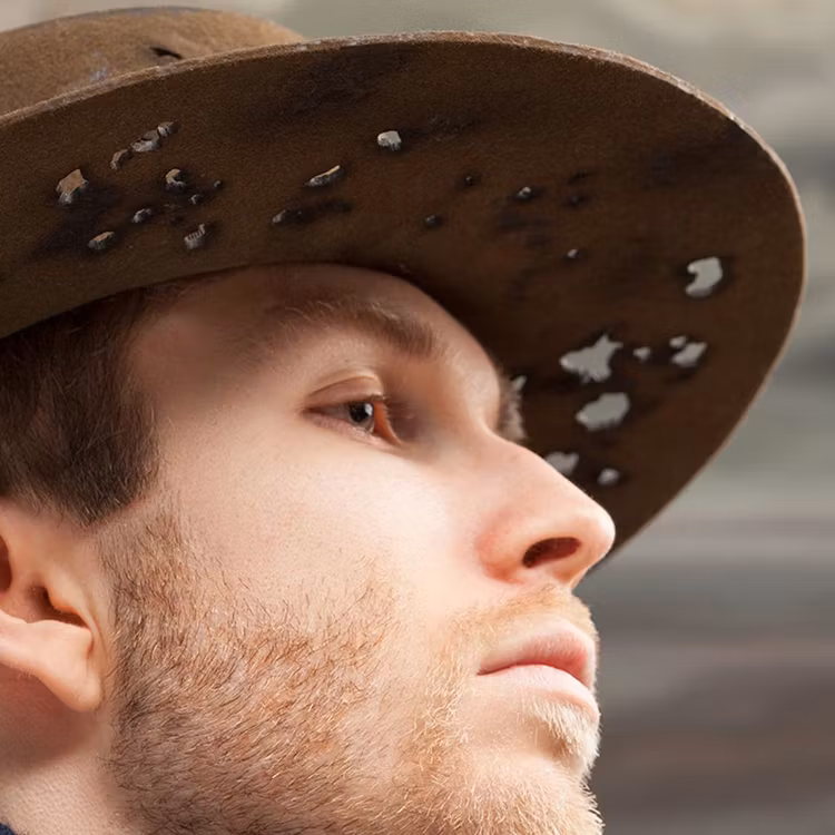 Spansk hatt med hål