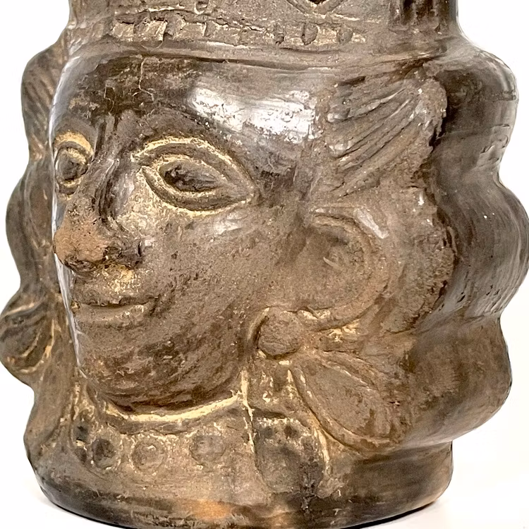 Maya noin (700-1350 jKr) Chimu-keramiikka