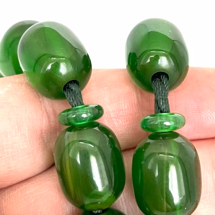 Gammal sandalos / bakelit radband, 107 g