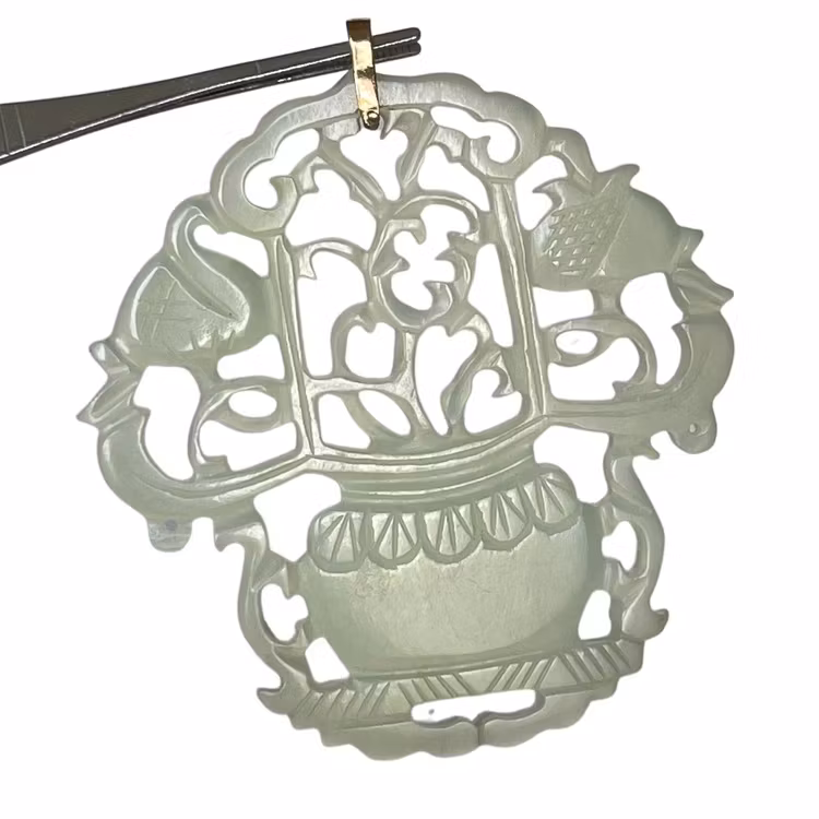 Vintage, håndskåret Jade Amulet / vedhæng