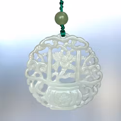Vintage, handskuren Jade Amulet / hänge