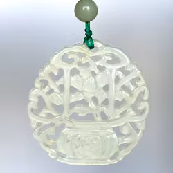 Vintage, handskuren Jade Amulet / hänge