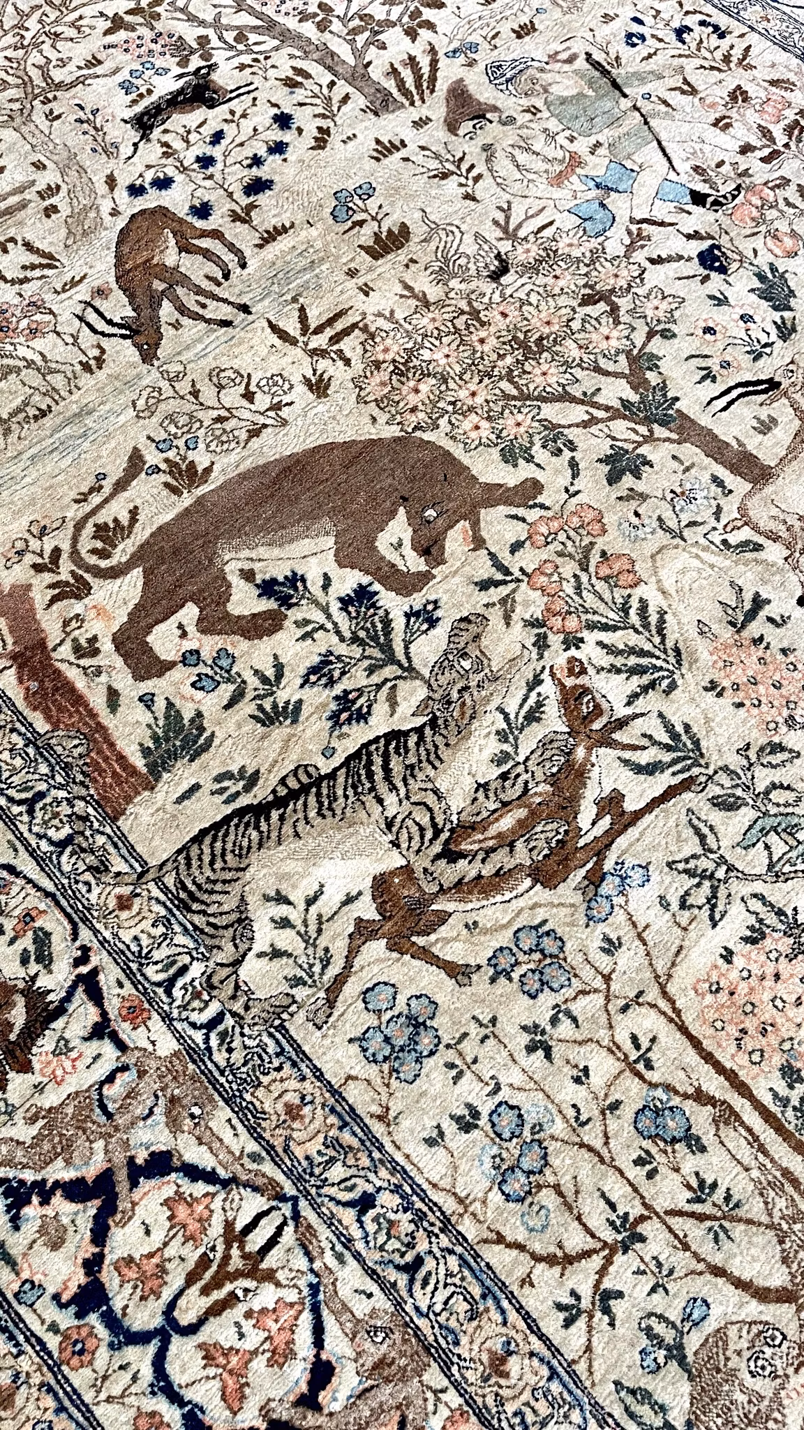 Alfombra antigua de Tabriz, fechada en 1218 d. H. (1803)