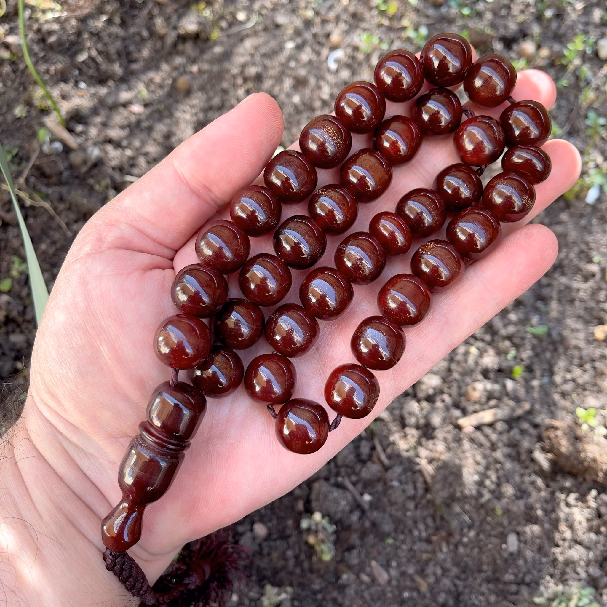 Gammel bakelit rosenkrans, 33 perler, 113 g