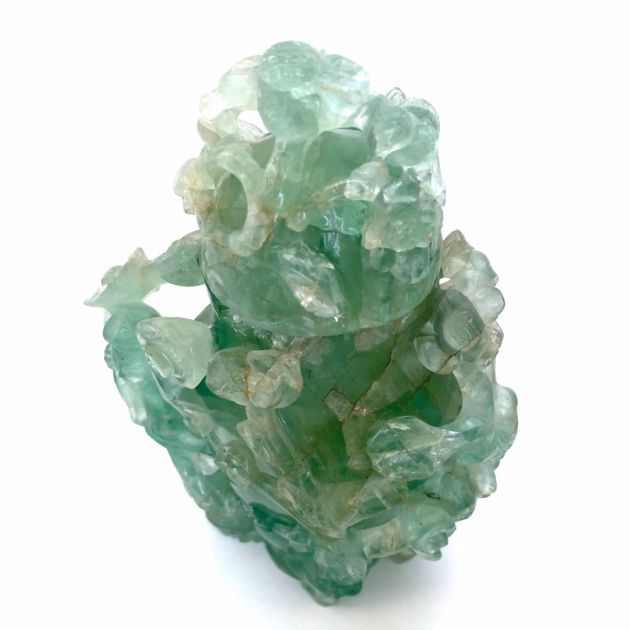 Vas med lock, fluorit, Skuren dekor av växtlighet