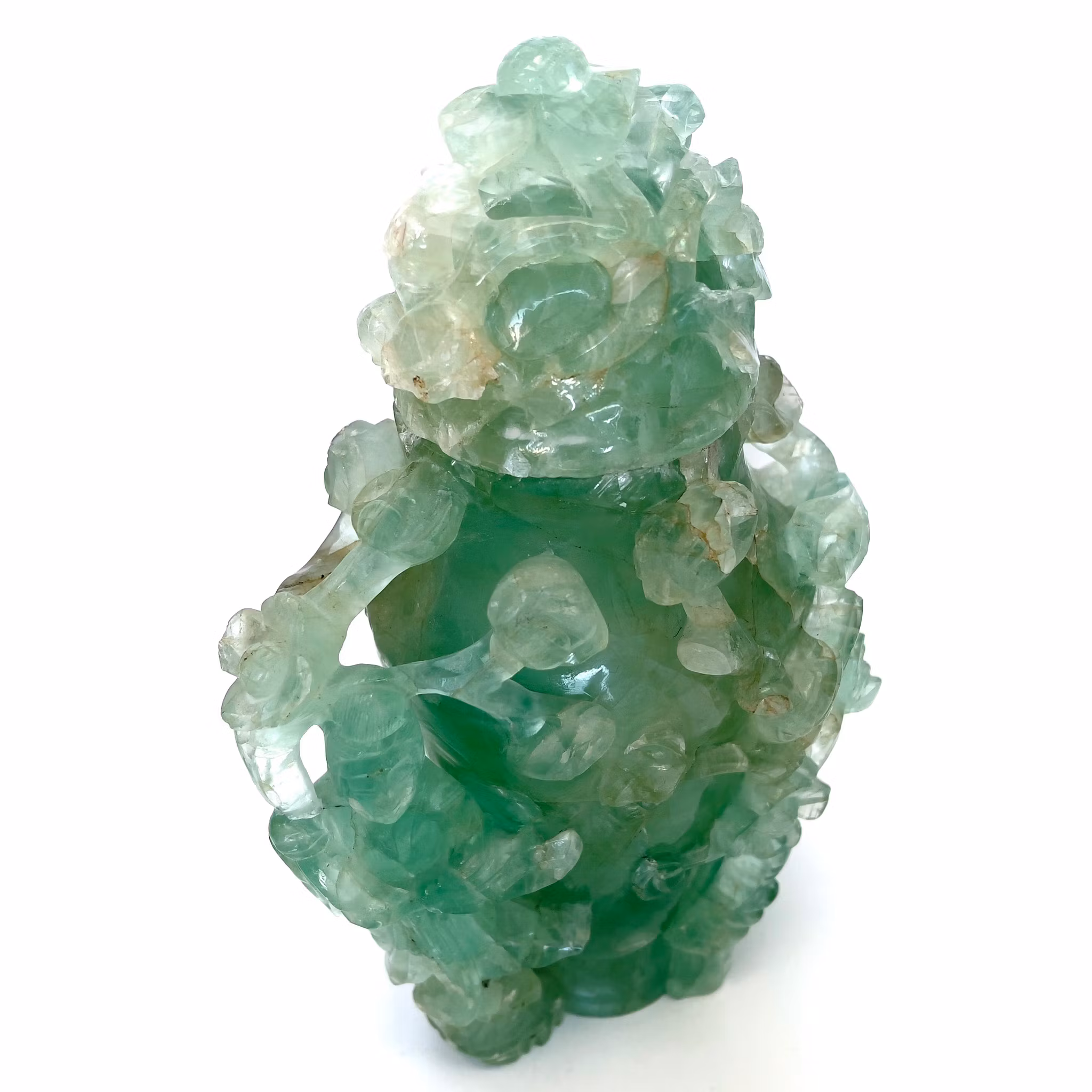 Vas med lock, fluorit, Skuren dekor av växtlighet