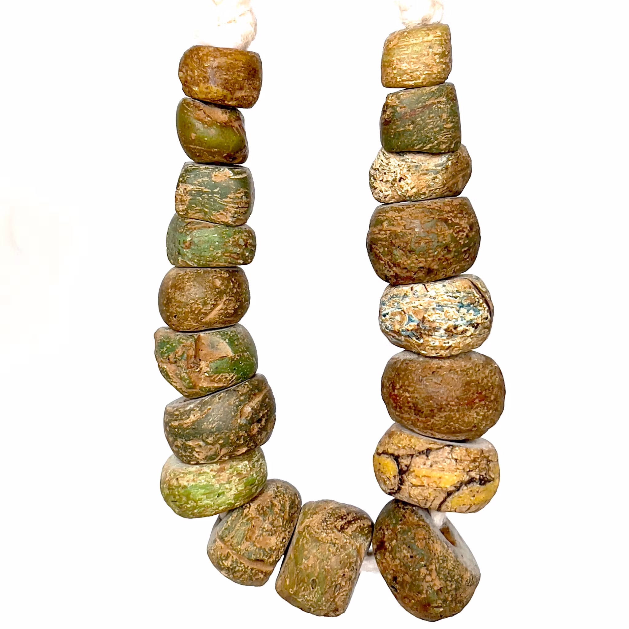 18 St. Oude Romeinse stenen kralen 700 v.Chr. – 400 v.Chr.