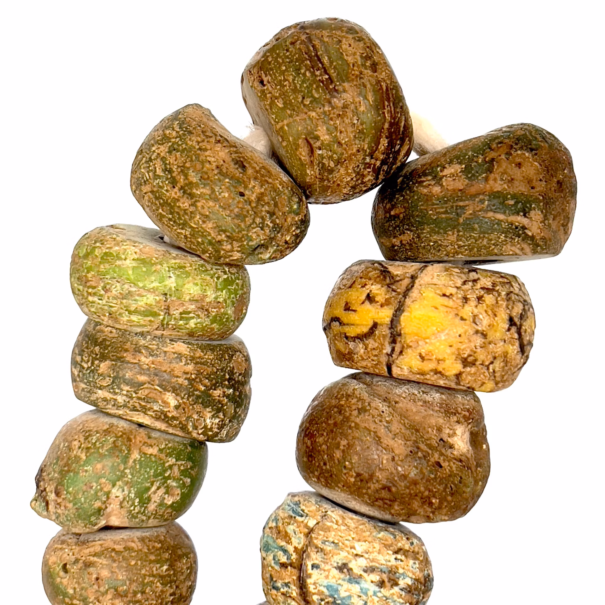 18 St. Oude Romeinse stenen kralen 700 v.Chr. – 400 v.Chr.